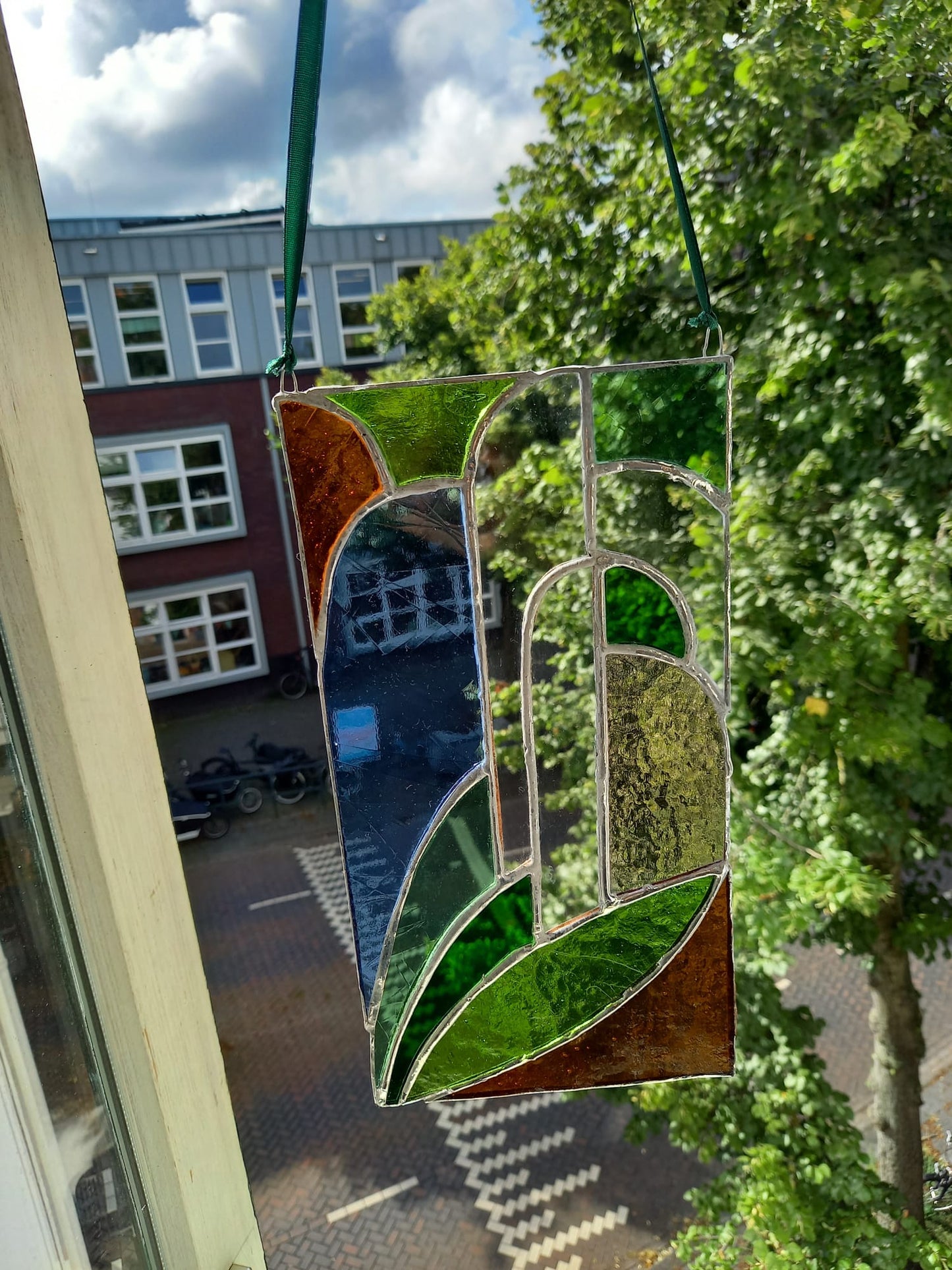 Abstract hanger
